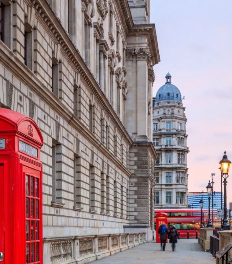 ბრიტანეთში მიგრანტთა პოლიტიკა მკაცრდება