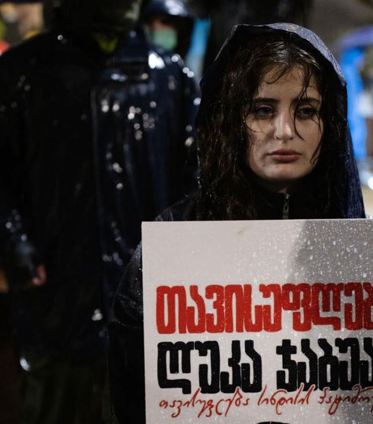გზის გადაკეტვის ბრალდებით დაკავებულ თამარ თოთლაძეს 6-დღიანი პატიმრობა მიუსაჯეს