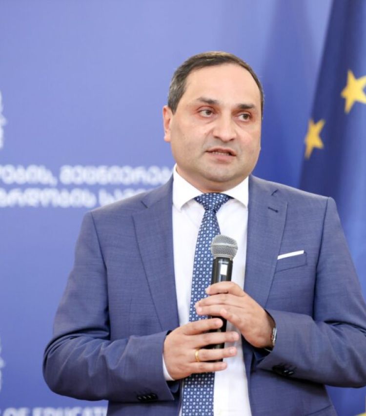 „ვადას რაც შეეხება - ალბათ, მინიმალური ვადა 6 თვე იქნება" - ზვიად გაბისონია სტუ-ს და თსუ-ს გაერთიანებაზე