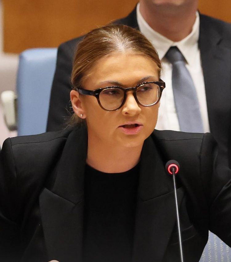 "ჩვენი მიწა არ იყიდება. უკრაინა არ დათანხმდება თავდაცვის უფლების ან ჩვენი შეიარაღებული ძალების... შეზღუდვას"