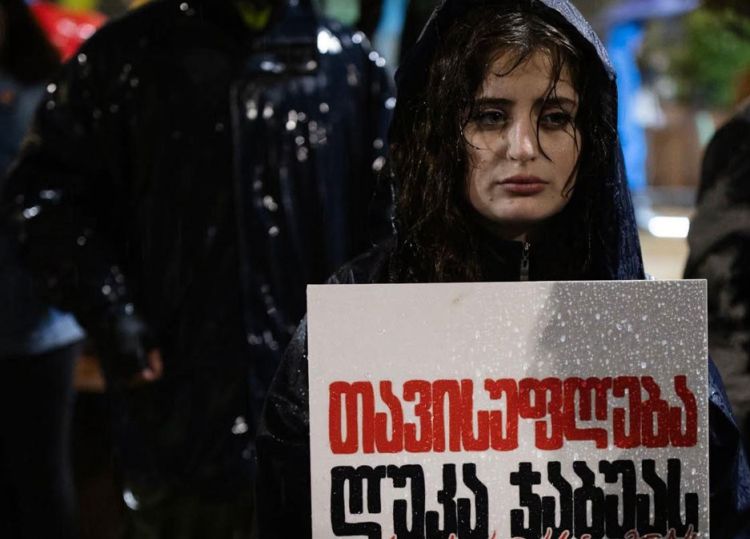 გზის გადაკეტვის ბრალდებით დაკავებულ თამარ თოთლაძეს 6-დღიანი პატიმრობა მიუსაჯეს