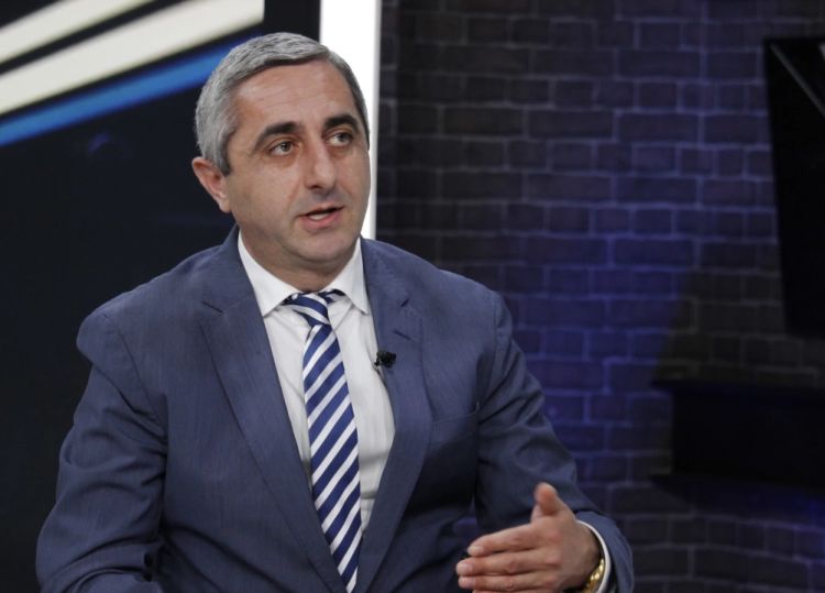 შემოსავლების სამსახურის უფროსის ყოფილი მოადგილის, ვლადიმერ ხუნდაძის მიმართ სისხლისსამართლებრივი დევნა დაიწყო