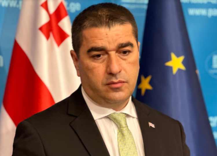 "უკრაინის ხელისუფლებას დღეს ორი რთული არჩევანის გაკეთება უწევს, რაც სინამდვილეში არჩევანიც არ არის"