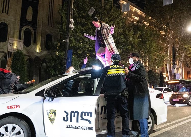 "იმის გამო, რომ ეს ქმედება არც ძალადობაა და არც ძალადობის მუქარა, ხულიგნობა არ არის - არც სისხლის სამართლის დანაშაული“ - გიორგი კაპანაძე