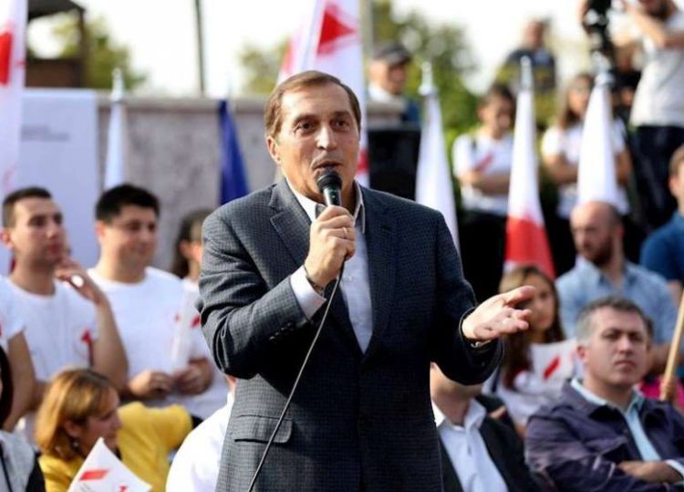 "არავითარ ძალადობას ადგილი არ ჰქონია და საქართველოს მოქალაქეებმა ერთხმად გადავირჩიეთ და დავამხეთ უკანონო ხელისუფლება"