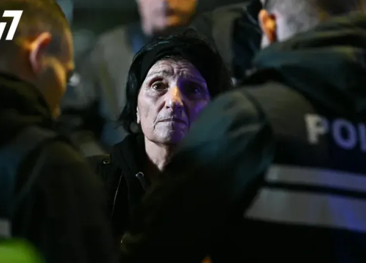 პოლიციამ გზის გადაკეტვის მიზეზით, 3 პირი დააკავა. დაკავებულებს შორის არის 71 წლის აზა ჩილაჩავა