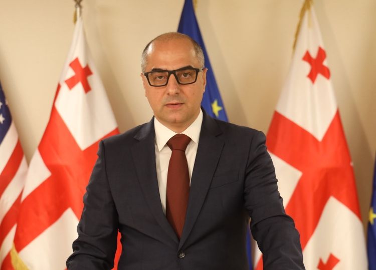 "ერთად ავაშენებთ ქვეყანას, სადაც: ...განათლება წარმატებული მომავლის გარანტიაა; მოხუცებს აქვთ მშვიდი სიბერე, ოჯახებს კი, კეთილდღეობა..."