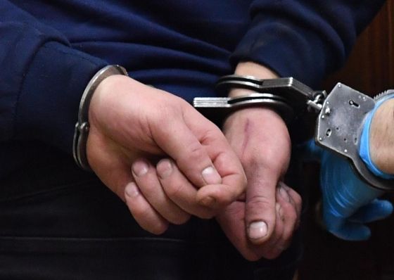 "მკვლელობის მცდელობისა და ცეცხლსასროლი იარაღის მართლსაწინააღმდეგო შეძენა-შენახვა-ტარების ბრალდებით, ორი პირი დააკავეს"