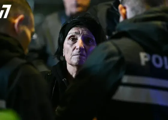 პოლიციამ გზის გადაკეტვის მიზეზით, 3 პირი დააკავა. დაკავებულებს შორის არის 71 წლის აზა ჩილაჩავა
