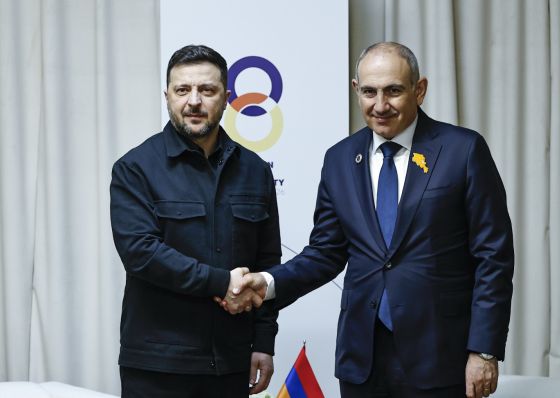 "ორმა უტვინო რუსოფობმა, რომელიც რუსულად შესანიშნავად საუბრობს, თავიანთი არასრულფასოვნების გამო ერთმანეთთან ცუდი ინგლისურით ისაუბრა"
