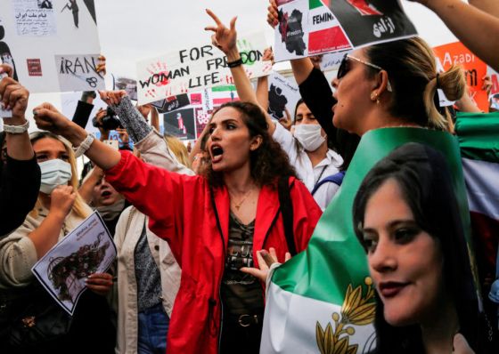 New York Times წერს, რომ ირანის ხელისუფლებამ Starlink-ის ჩასახშობად სპეციალური სამხედრო დანიშნულების ელექტრონული აღჭურვილობა გამოიყენა