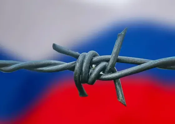 რესტორანში, სადაც გავრცელებული ინფორმაციით, რუსული სამხედრო ელიტა ქეიფობდა, ხელნაკეთი ბომბი შეიტანეს