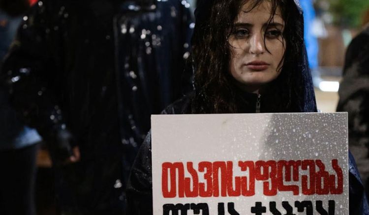 გზის გადაკეტვის ბრალდებით დაკავებულ თამარ თოთლაძეს 6-დღიანი პატიმრობა მიუსაჯეს