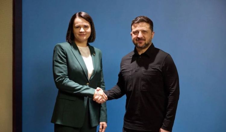 "ლუკაშენკომ თქვა, რომ უკრაინისა და ბელარუსის პრეზიდენტებისთვის უკვე შეხვედრის დროაო... თქვა ლუკაშენკომ, მაგრამ ჩამოვიდა სვეტლანა ტიხანოვსკაია"