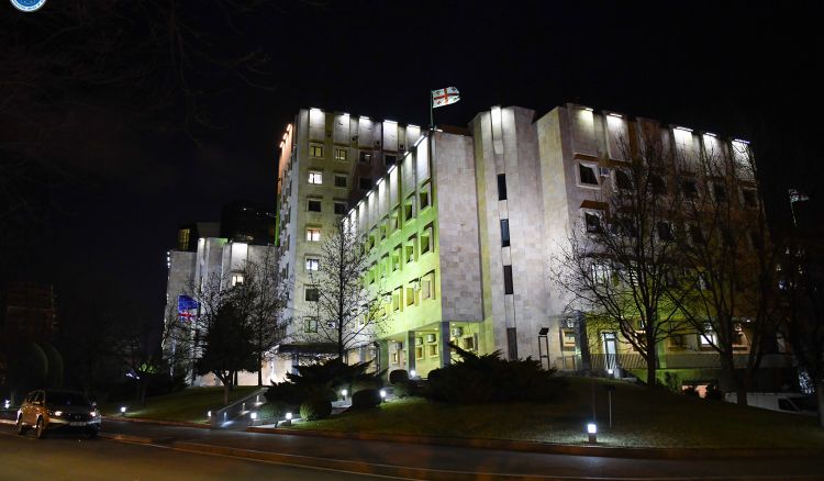 "ოთხივე პირს ბრალდება, საქართველოს სისხლის სამართლის კოდექსის 126-ე მუხლის პირველი პრიმა ნაწილის ,,ბ’’ და ,,გ’’ ქვეპუნქტებით წარედგინათ"