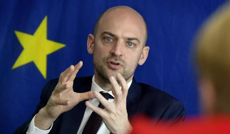 „საფრანგეთი მხარს უჭერს აშშ-თან სავაჭრო შეთანხმების შეჩერებას, როგორც ეს ევროპარლამენტს სურს"