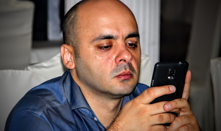 "სუს-ის მიერ ჯაშუშობის ბრალდებით დაკავებული პირი ქართუ ჯგუფის პრესსამსახურის ყოფილი უფროსი გიორგი უძილაურია"
