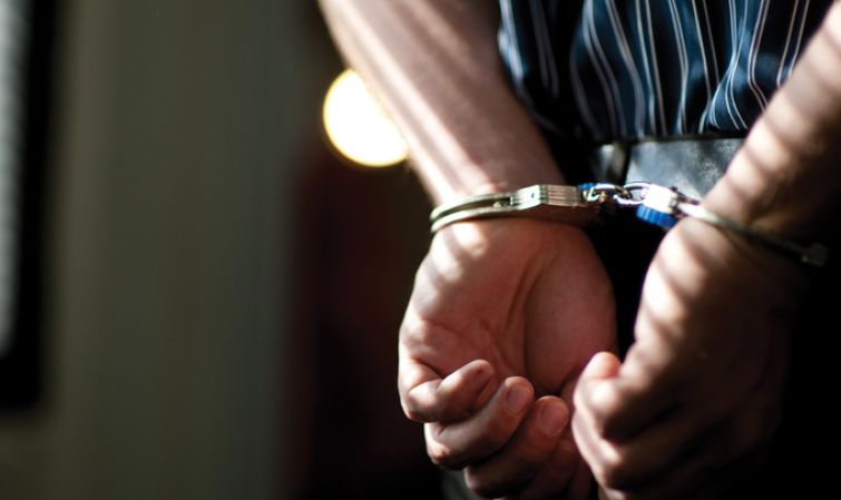 "ბრალდებულმა ურთიერთშელაპარაკების ნიადაგზე, ცივი იარაღის გამოყენებით ჯანმრთელობის დაზიანება მიაყენა მეუღლეს"