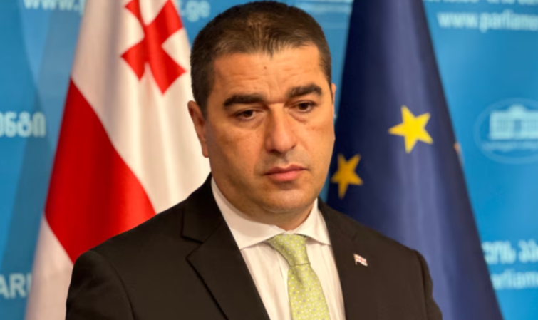 "უკრაინის ხელისუფლებას დღეს ორი რთული არჩევანის გაკეთება უწევს, რაც სინამდვილეში არჩევანიც არ არის"