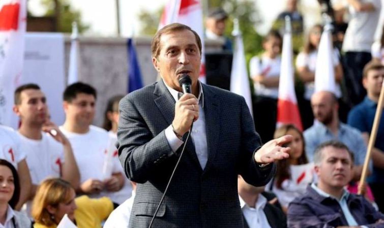 "არავითარ ძალადობას ადგილი არ ჰქონია და საქართველოს მოქალაქეებმა ერთხმად გადავირჩიეთ და დავამხეთ უკანონო ხელისუფლება"