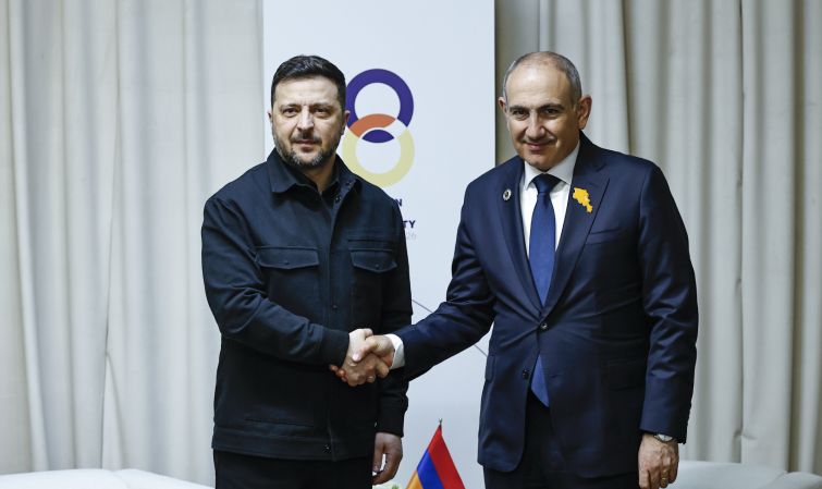 "ორმა უტვინო რუსოფობმა, რომელიც რუსულად შესანიშნავად საუბრობს, თავიანთი არასრულფასოვნების გამო ერთმანეთთან ცუდი ინგლისურით ისაუბრა"